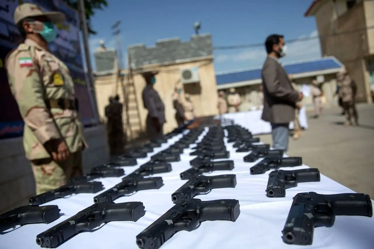 کشف ۵۵ قبضه سلاح جنگی در مرزهای شمال غربی کشور