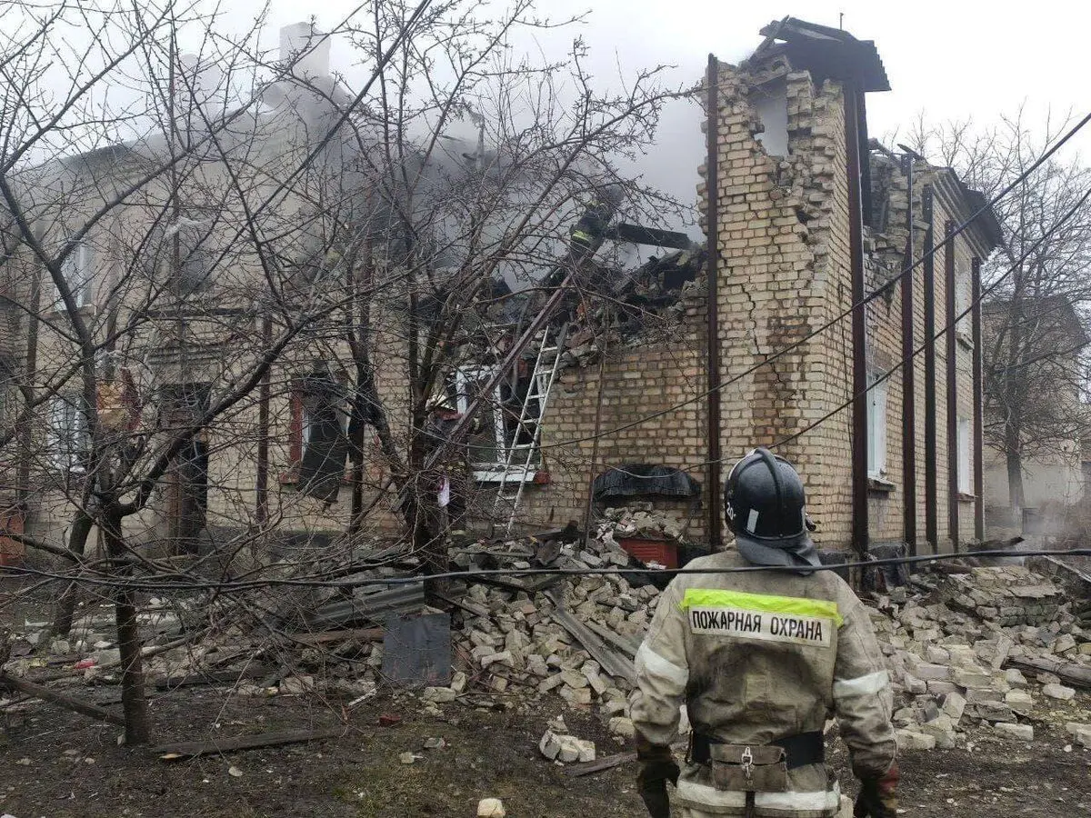 گلوله باران مناطق دونباس/انفجار انبار بزرگ نفت در لوگانسک
