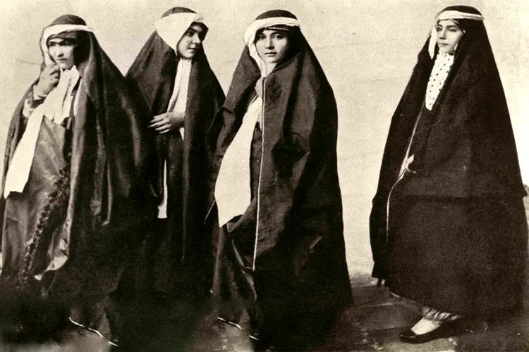 زنان در دوره اشکانیان اینگونه حجاب می‌کردند + عکس