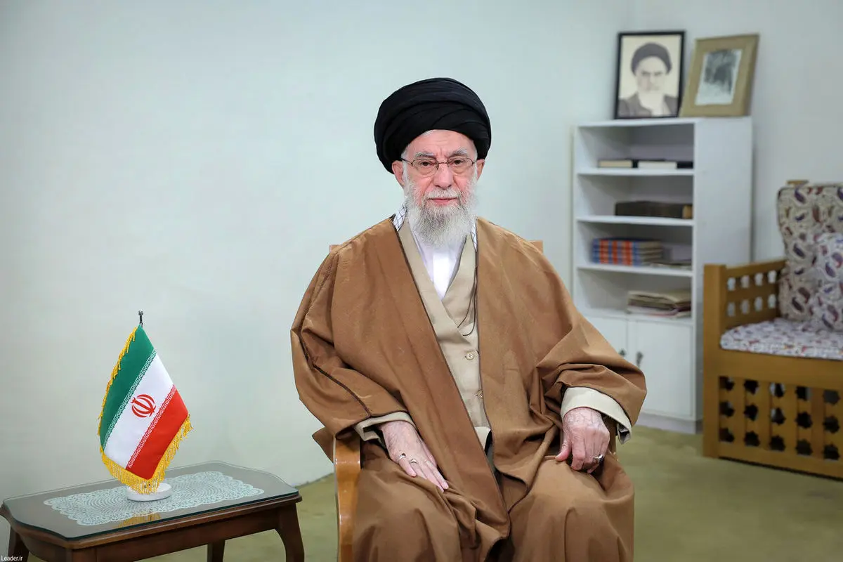 پیام توئیتری انگلیسی وبسایت دفتر رهبر انقلاب؛ پیروزی بر رژیم باطل صهیونیستی را به شما تبریک می‌گویم