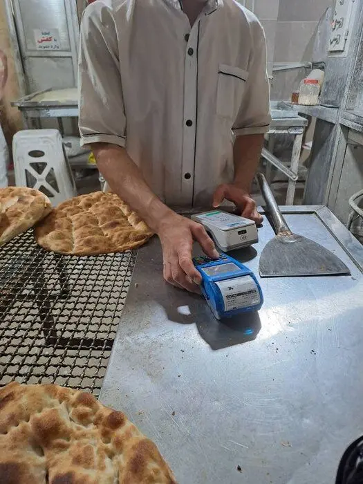 روزنامه اصولگرا: ۱۶ میلیون ایرانی «چاق» هستند چون نان و شکر می‌خورند؛ یارانه آرد و شکر را حذف کنید!