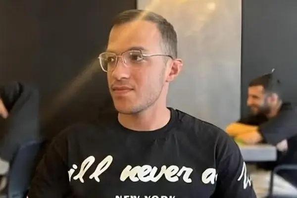 ادعاهای کیهان درباره خانواده احمد بالدی که در اهواز خودسوزی کرد؛ محل کسب خانواده محله مرفه‌نشین است