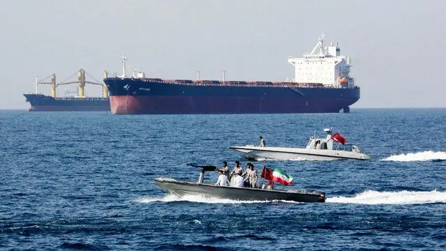 رویترز: شرکت‌های بزرگ انرژی ارسال نفت از تنگه هرمز را متوقف کردند