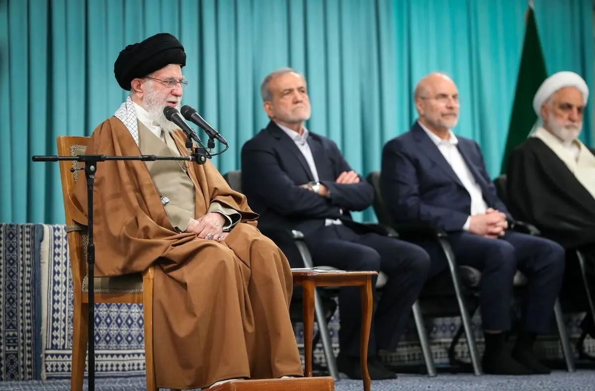 مطالبه رهبر معظم انقلاب از کارگزاران نظام؛ پیگیری و اجرای قوانین اولویت مهم مجلس و دولت