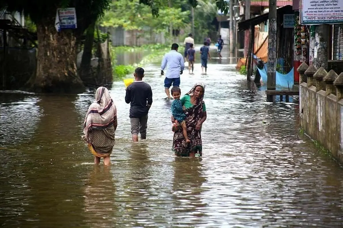 کشته های سیل‌های اخیر بنگلادش به بیش از ۱۰۰ نفر رسید