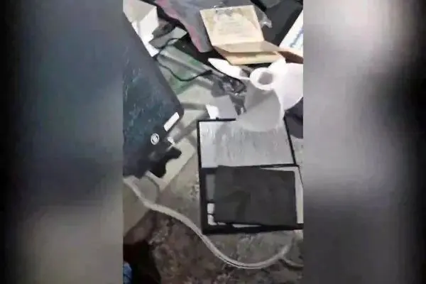 ببینید | دستگیریِ ۲ منافق در اندیشه که اقدام به ساخت بمب و نارنجک می‌کردند