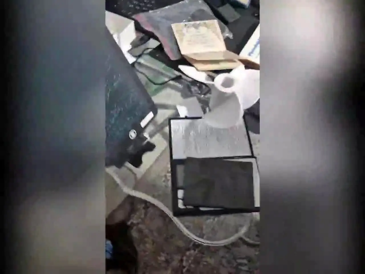 ببینید | دستگیریِ ۲ منافق در اندیشه که اقدام به ساخت بمب و نارنجک می‌کردند