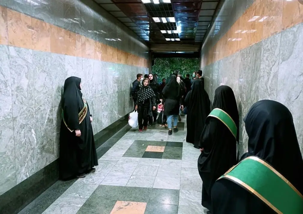 حجاب‌بانان مترو زیر نظر این مسئول مرد در شهرداری تهران هستند + عکس