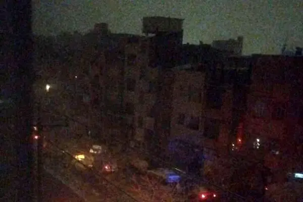 بارش برف به شبکه برق مشهد خسارت زد/ قطعی موقت در منطقه سیدی و استقرار گروه‌های عملیاتی