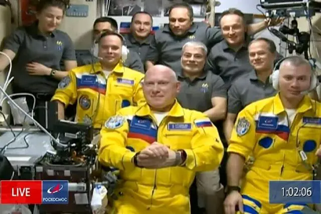 توضیح آژانس فضایی روسیه در مورد رنگ لباس فضانوردان