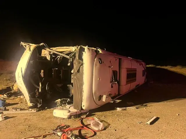 خواب‌آلودگی؛ فرض اولیه علت واژگونی مرگبار اتوبوس اصفهان-نطنز / توضیحات تکمیلی پلیس راه فراجا درباره جزئیات حادثه