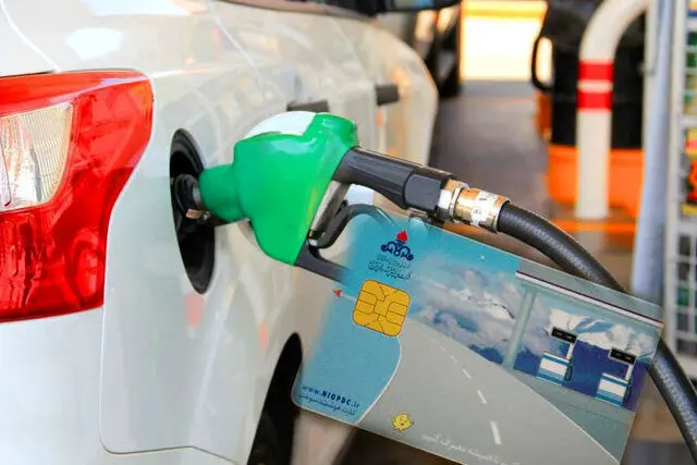 اختصاص سهمیه بنزین به افراد به جای خودرو، اثر تورمی ندارد 