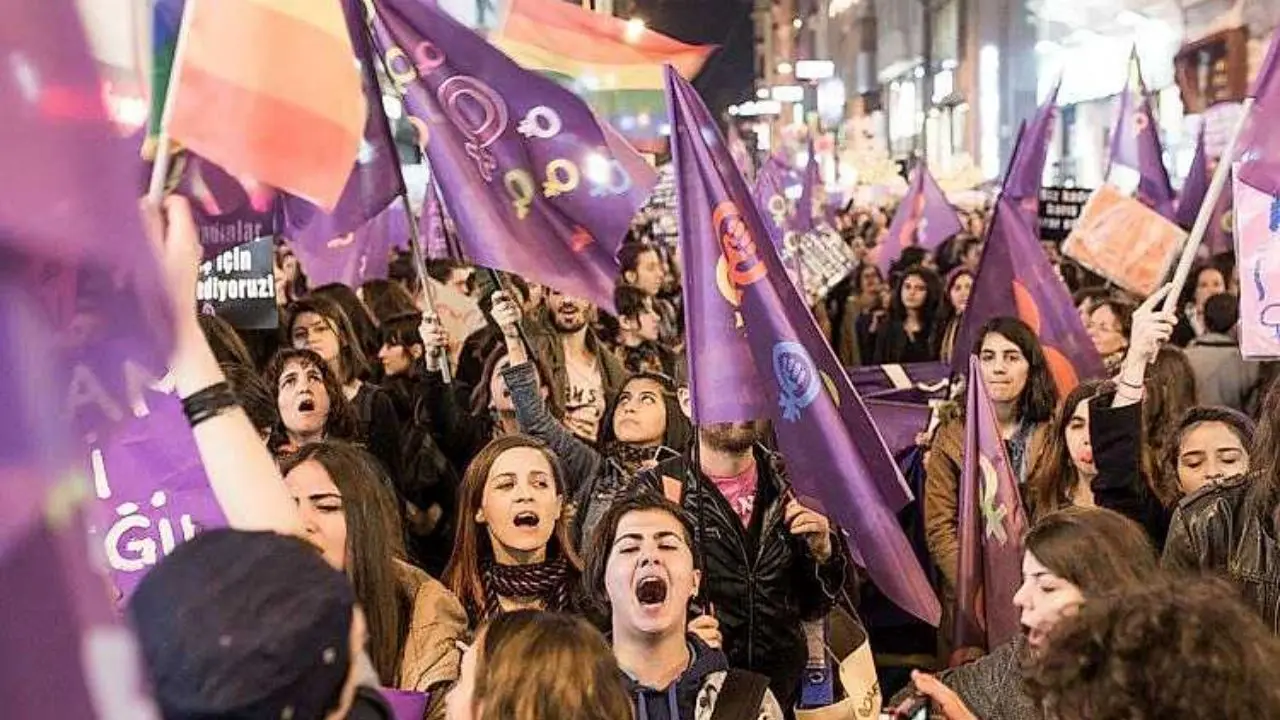  این جادوگران با آزار جنسی مبارزه می‌کنند/ رویکرد دولت ترکیه و حزب عدالت و توسعه در حوزه زنان چیست؟