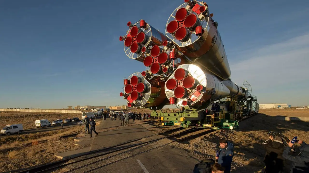 عکس روز ناسا، انتقال موشک سایوز
