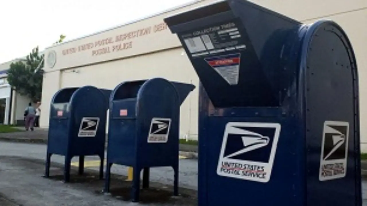 پلیس فدرال آمریکا درصدد یافتن فرستنده بسته‌های مشکوک برای مقامات منتقد ترامپ