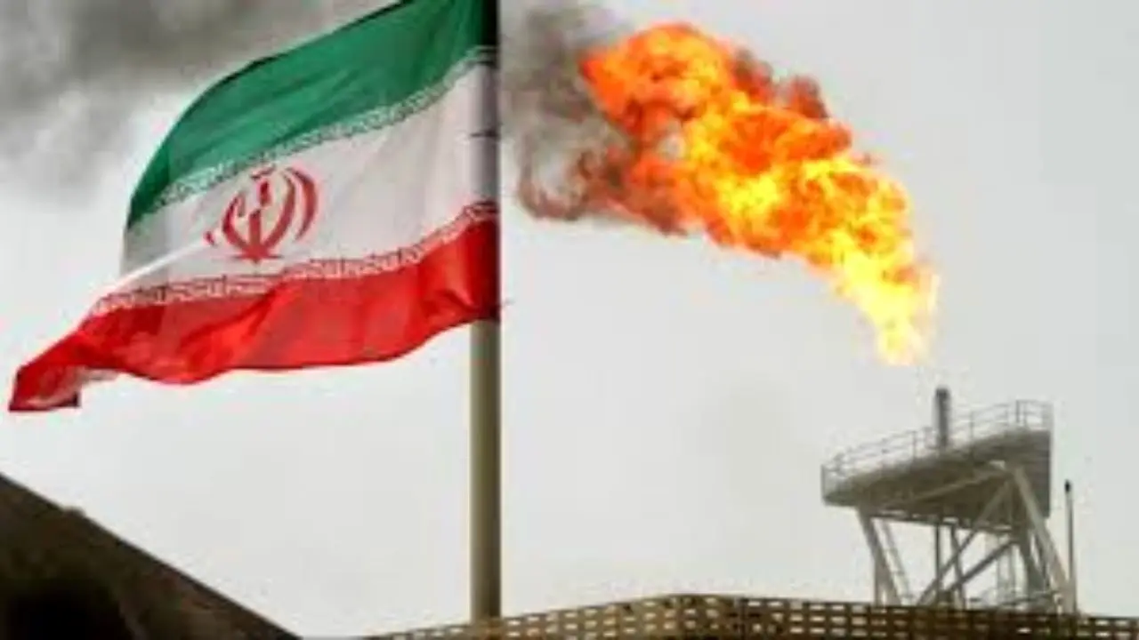 رویترز: بیشتر نفت ایران ذخیره می شود/ کاهش تقاضای نفت کشورها پس از ورود نفت ایران به بازار