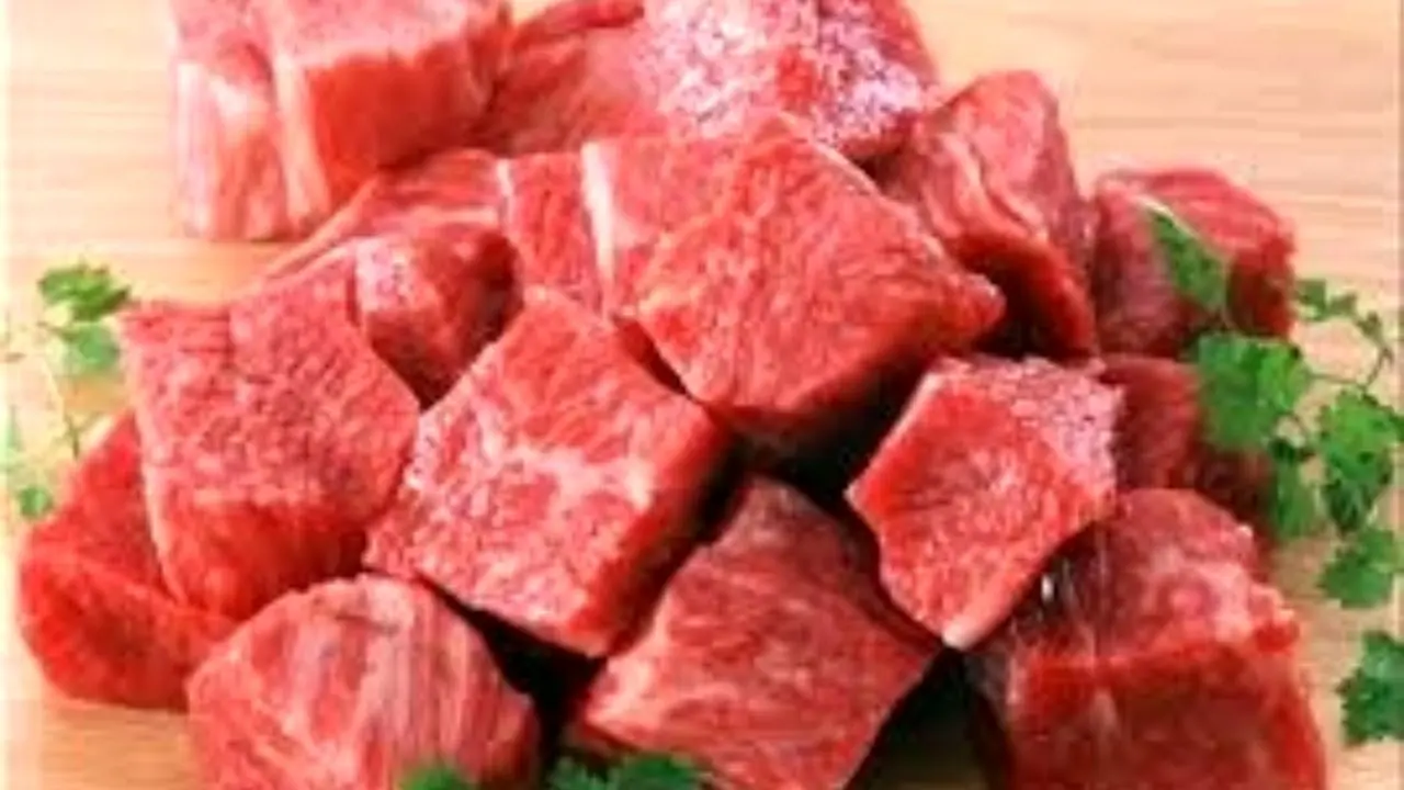 تداوم عرضه گوشت گرم و منجمد با نرخ مصوب