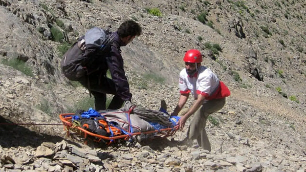 نجات 4 کوهنورد سرگردان در ارتفاعات «فرخشاد» کرمانشاه
