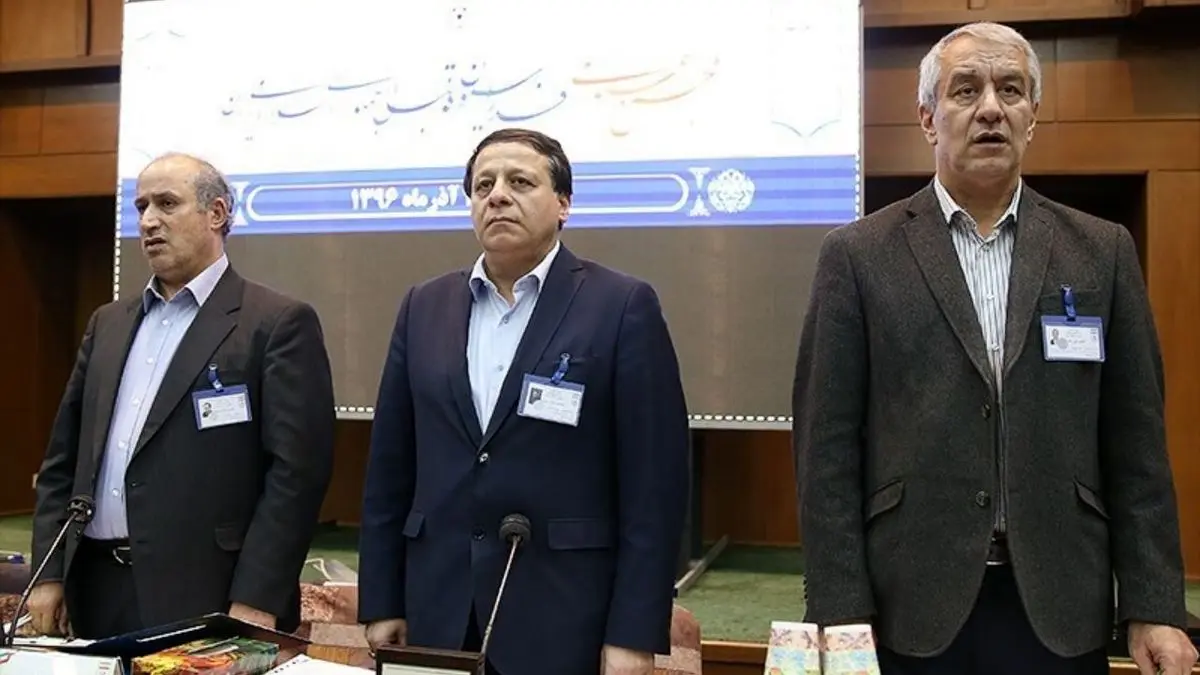 علی لاریجانی به تاج؛ شامل قانون بازنشستگی می‌شوید