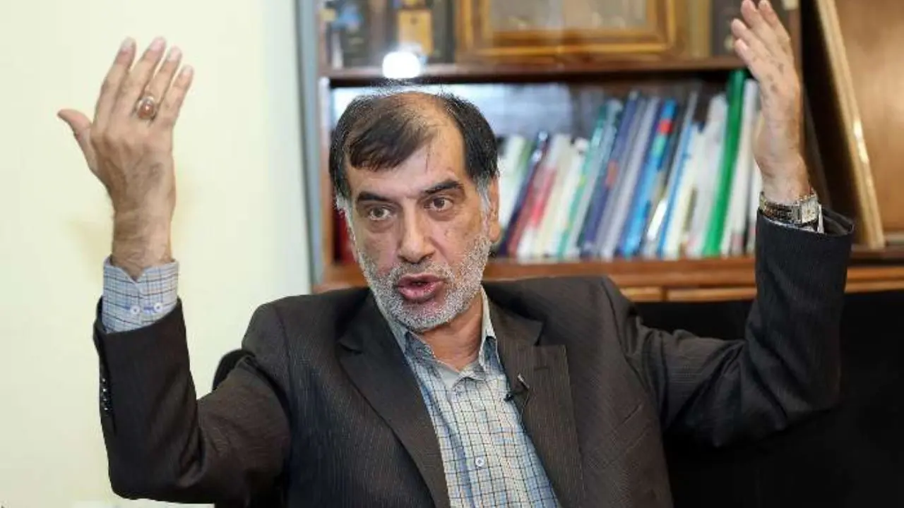 برخی فحش‌دادن به سران قوا را انقلابی‌گری می‌دانند/ احمدی‌نژاد باید ویژه مدیریت شود