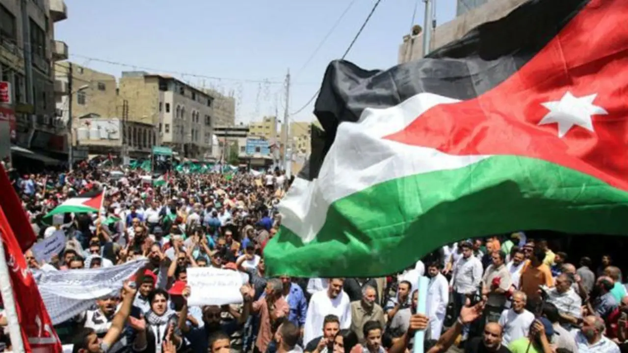 مردم اردن در اعتراض به خرید گاز از اسرائیل تظاهرات کردند