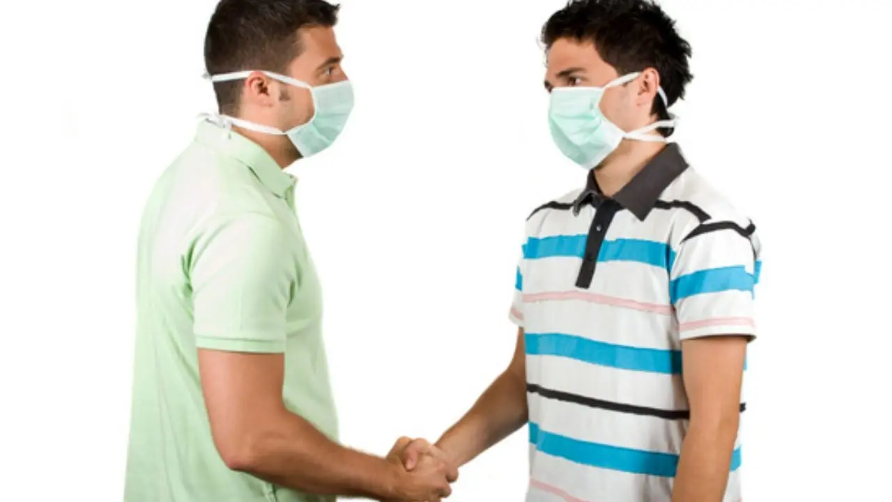 ویروس‌های سرماخوردگی و آنفلوآنزا با دست دادن و بوسیدن  منتقل می‌شوند