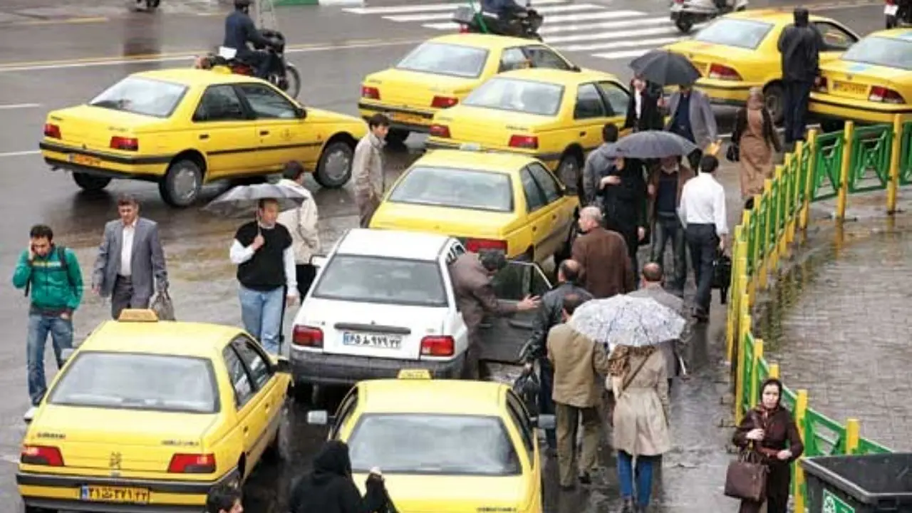 توزیع لاستیک‌های دولتی به رانندگان تاکسی