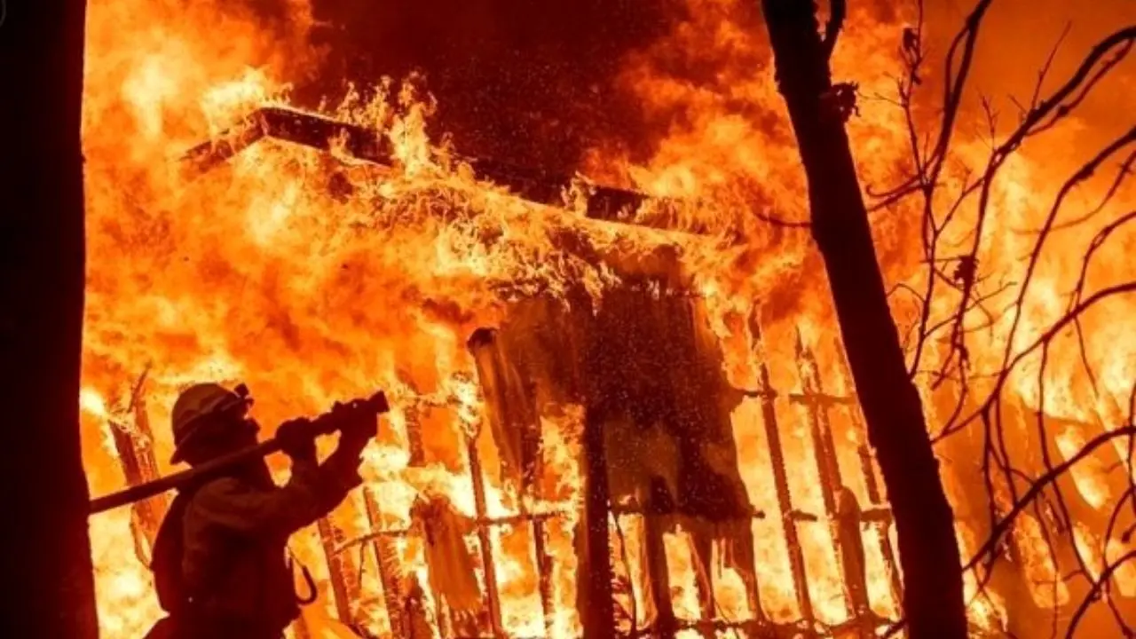 شمار قربانیان آتش‌سوزی در کالیفرنیا به 63 نفر رسید