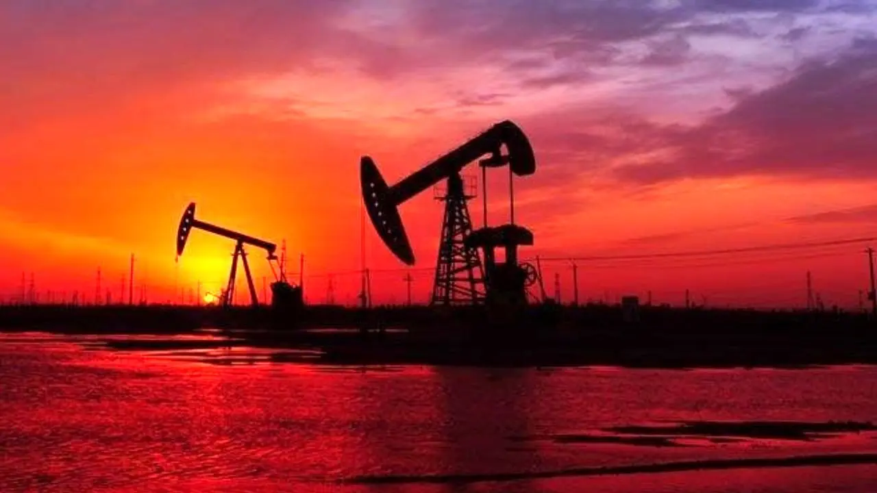 کاهش صادرات نفت ایران در ماه نوامبر