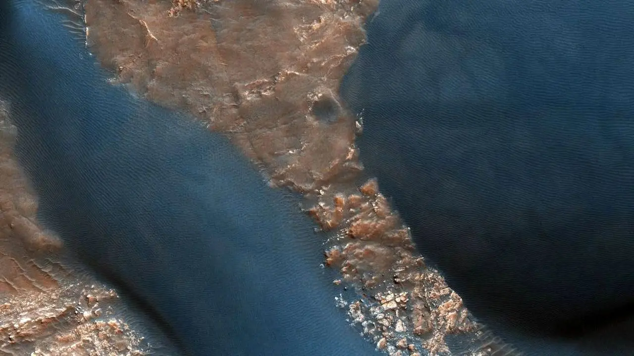 عکس روز ناسا، دهانه مریخ