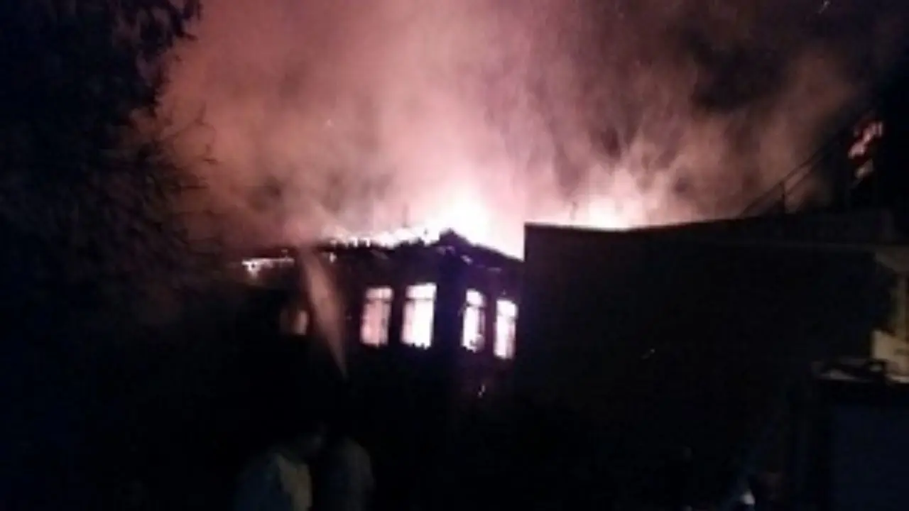 بنای تاریخی گوهرتاج در آتش سوخت