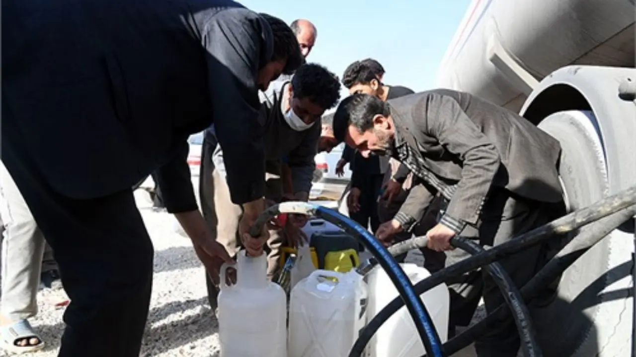 توزیع سوخت در مناطق زلزله‌زده کرمانشاه