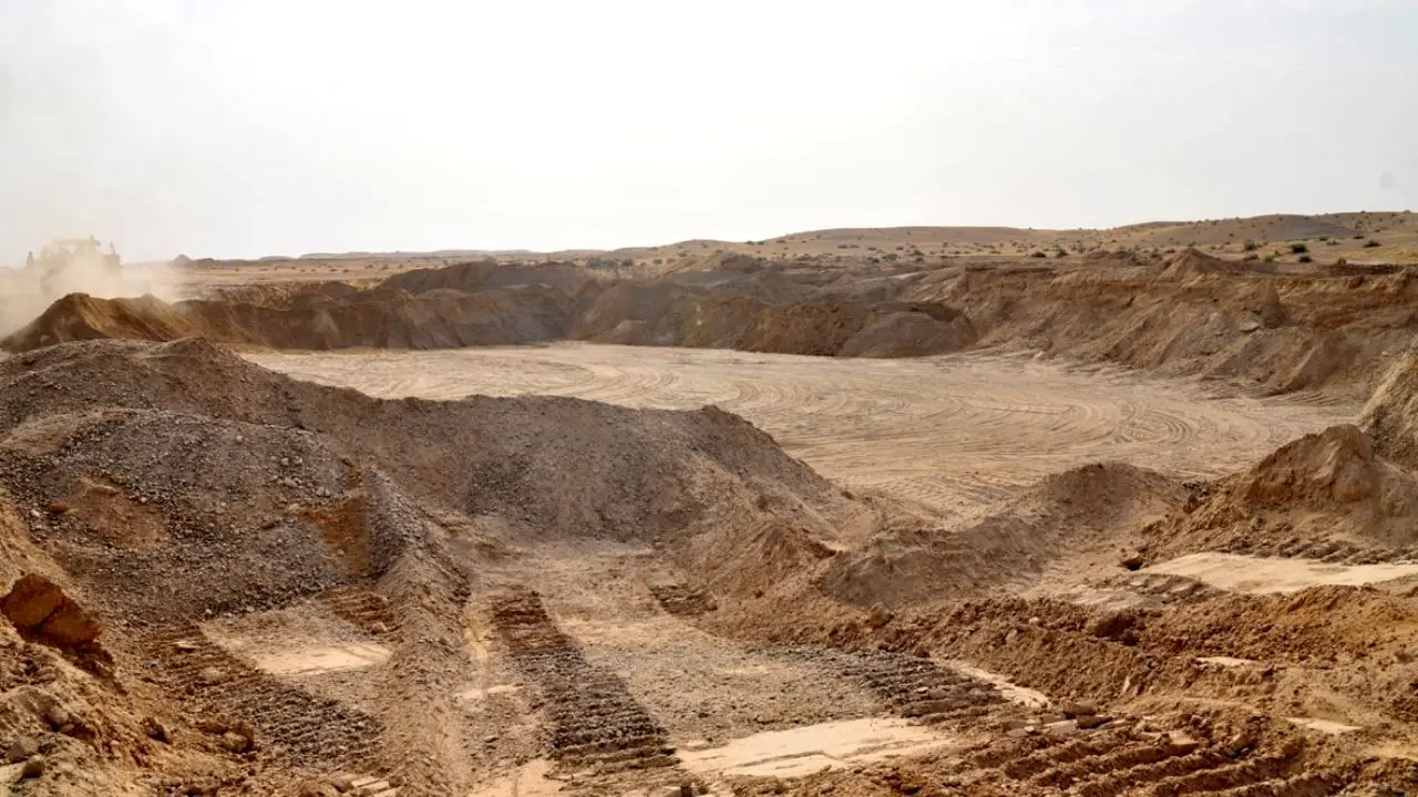 قاچاق خاک ایران صرف ساخت جزایر مصنوعی می‌شود