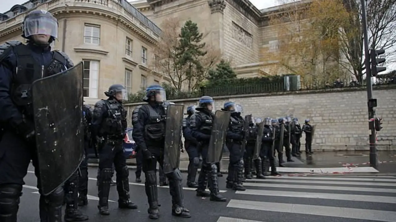 درگیری پلیس با جلیقه زردها در پاریس