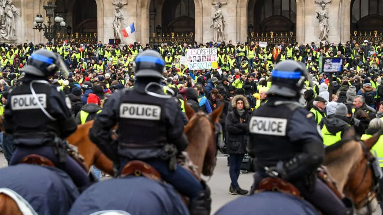 پیشنهاد پاداش 300 یورویی دولت فرانسه به پلیس‌های ناراضی