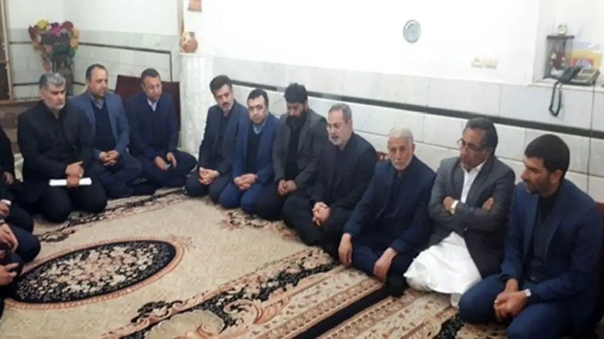 وزیر آموزش و پرورش با خانواده قربانیان مدرسه اسوه حسنه زاهدان دیدار کرد