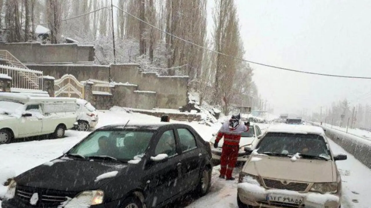 لغزندگی جاده‌های مازندران در پی برف و باران