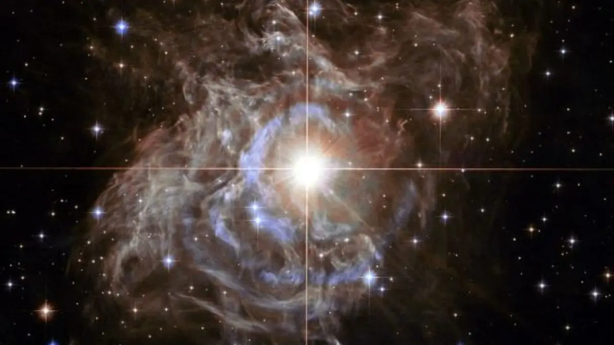 تصویر هابل از ستاره‌ای 15هزار بار درخشان تر از خورشید