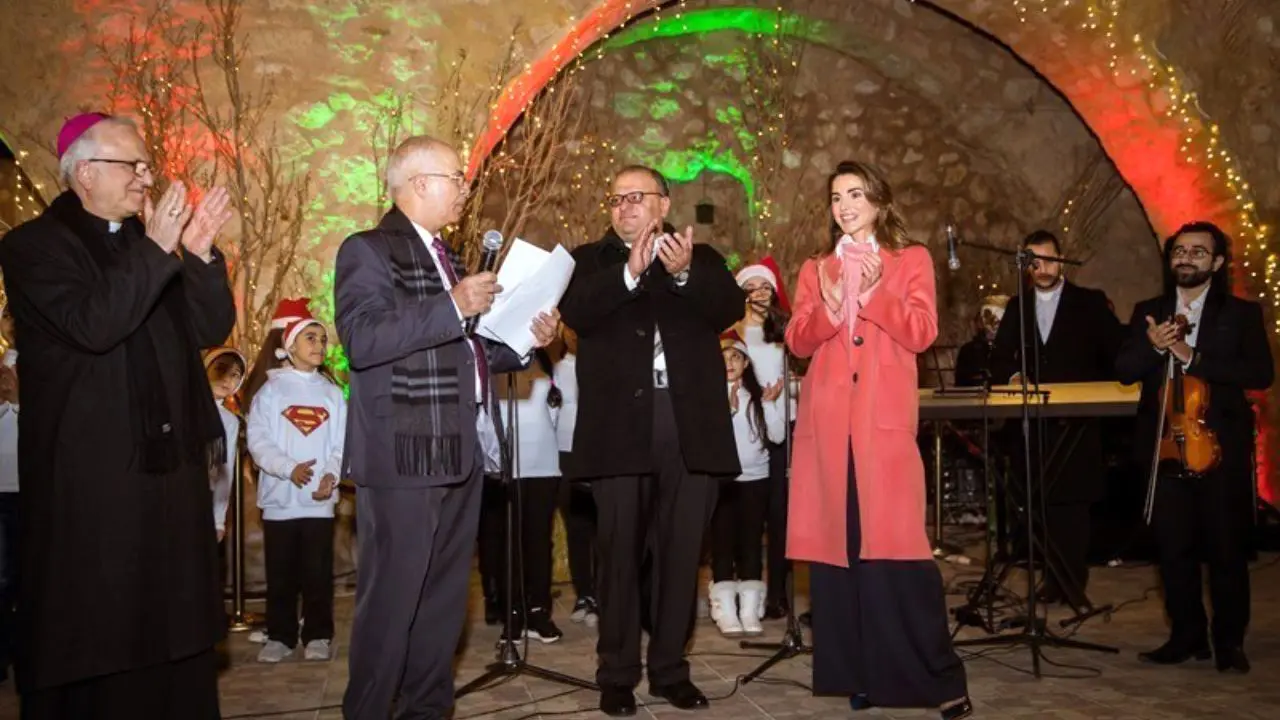 همسر پادشاه اردن به استقبال کریسمس رفت + تصاویر