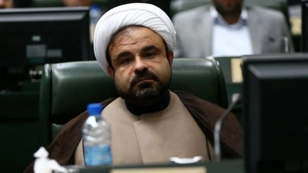 استعفای نمایندگان اصفهان در دستور کار مجلس قرار گیرد
