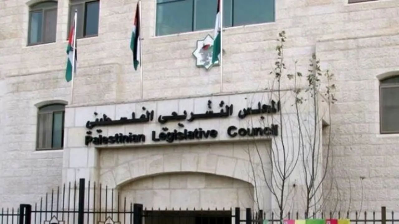 واکنش گروه‌های فلسطینی به انحلال مجلس قانونگذاری