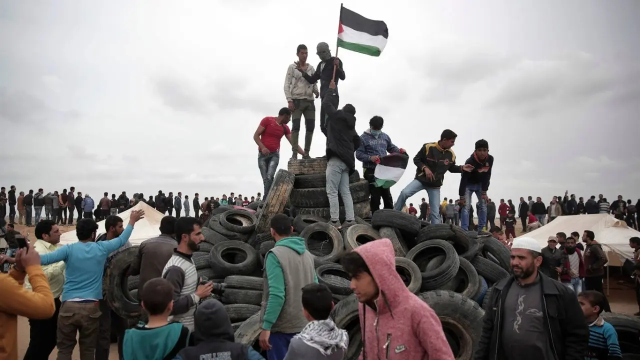 یک شهید و 10 زخمی در چهملین تظاهرات بازگشت در مرزهای غزه