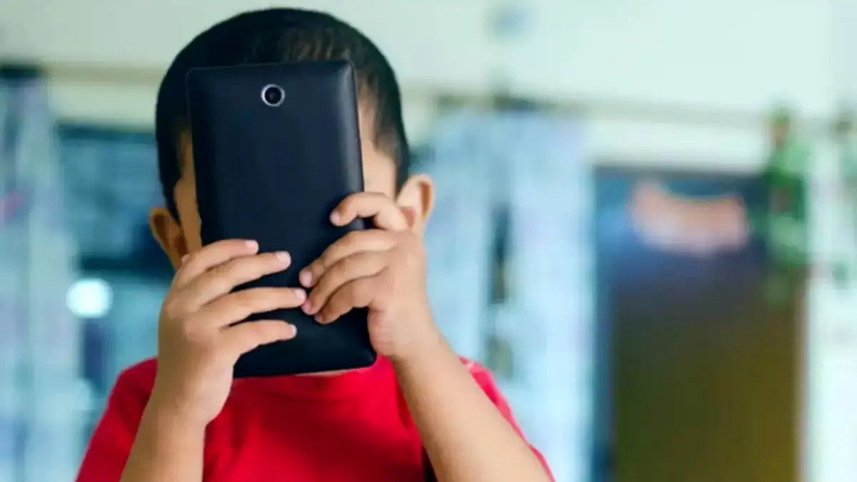 تلفن همراه عامل وخامت بینایی کودکان ژاپنی