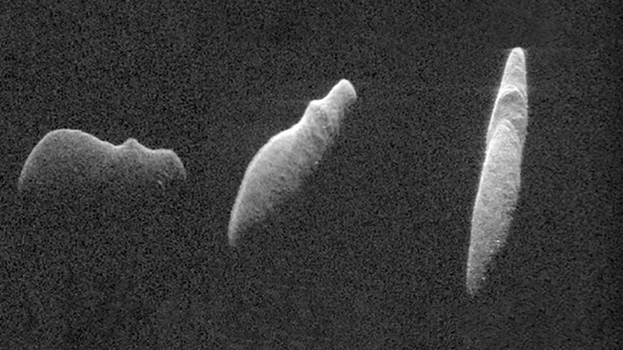 سیارکی شبیه اسب آبی از کنار زمین گذشت + عکس