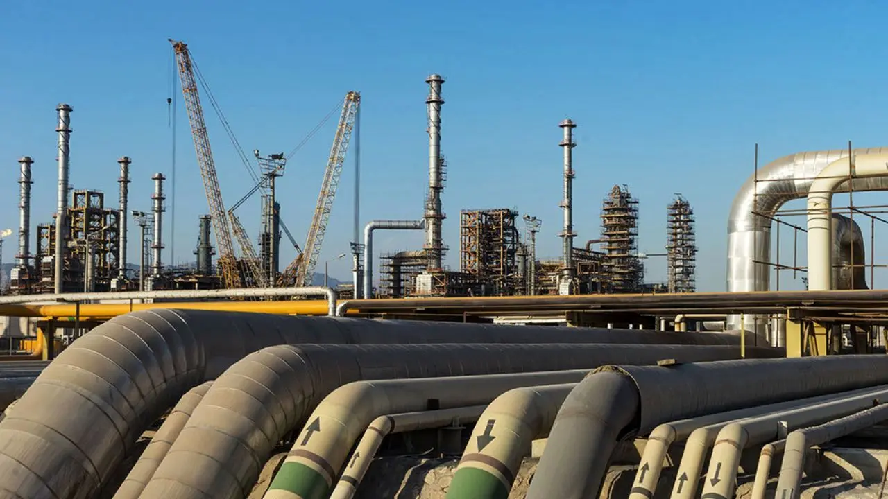 ستاره خلیج فارس 31 میلیون لیتر بنزین تولید می‌کند
