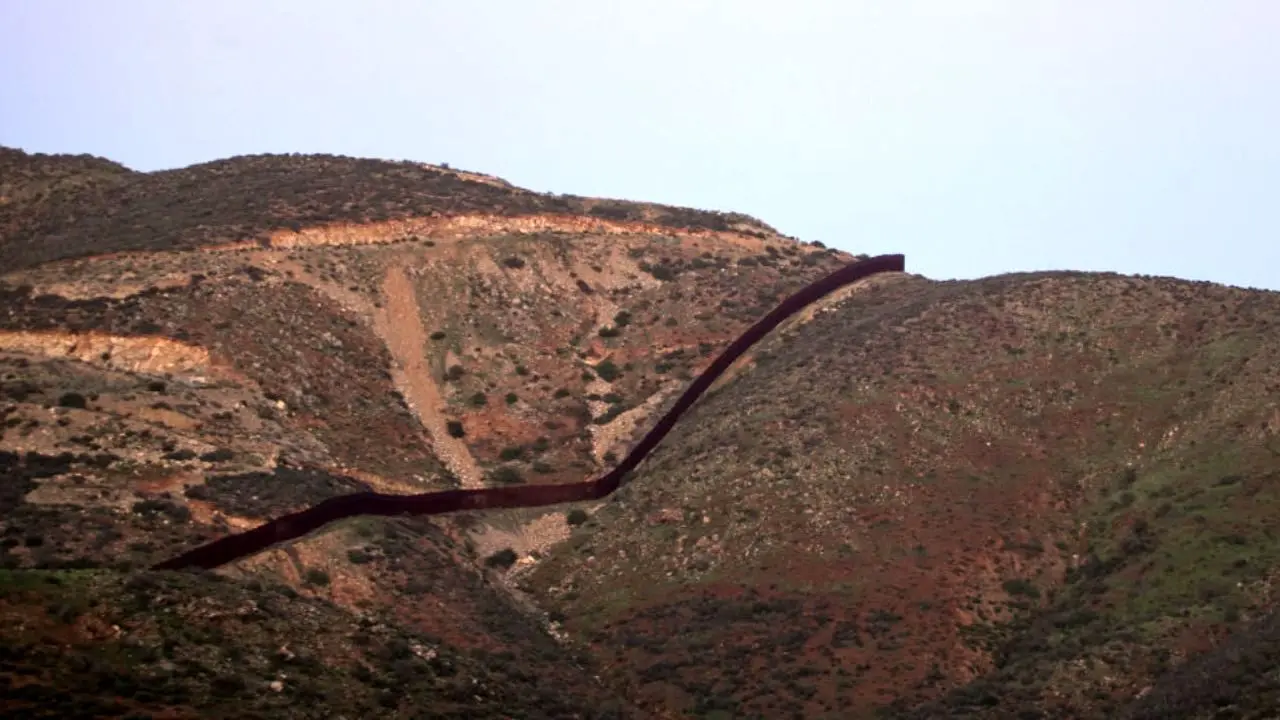 کشف بقایای 21 جسد سوخته در نزدیکی مرز آمریکا با مکزیک