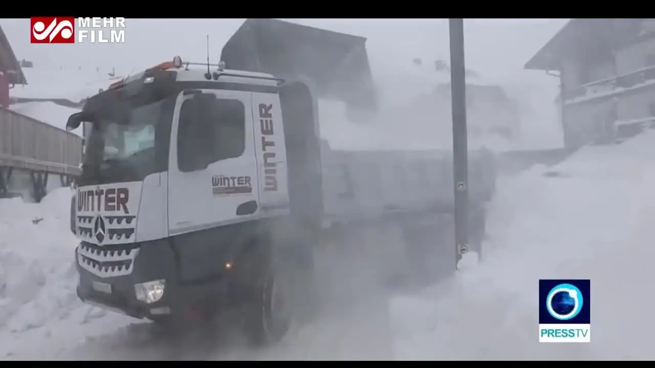 مدفون شدن ماشین‌ها در اتریش به دلیل برف سنگین + ویدئو