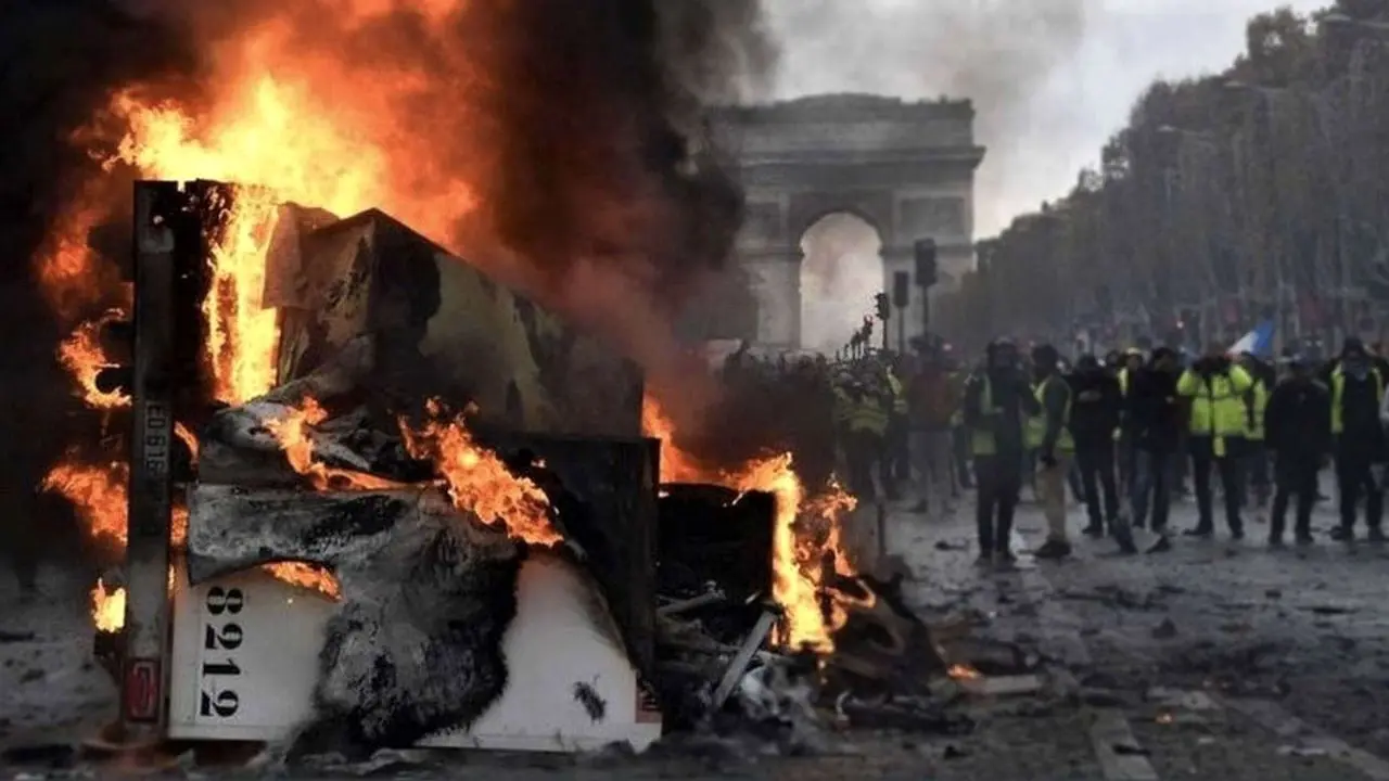وقوع انفجاری مهیب در مرکز پاریس