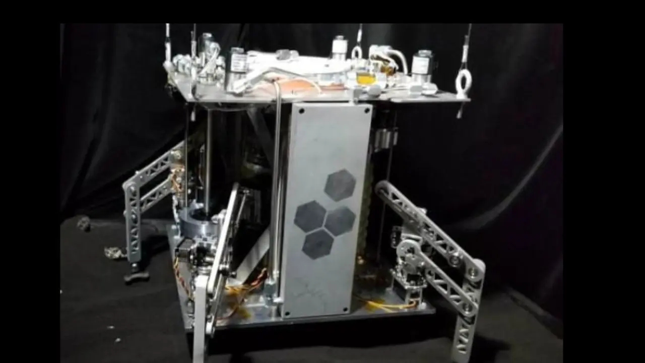 سفر فضاپیمای رباتیک با بخار آب به جهان