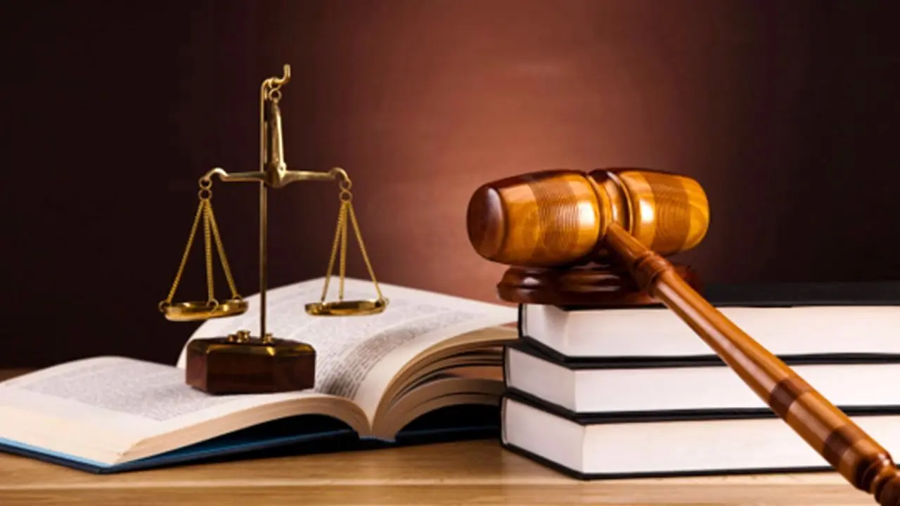 نشست بررسی آثار تحریم بر حق سلامت در کانون وکلای مرکز